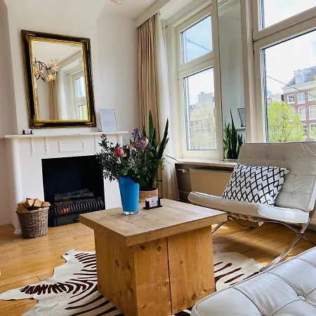 La Vie En Rose Centre Bed & Breakfast