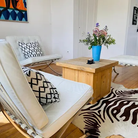 La Vie En Rose Centre Bed and Breakfast 3*