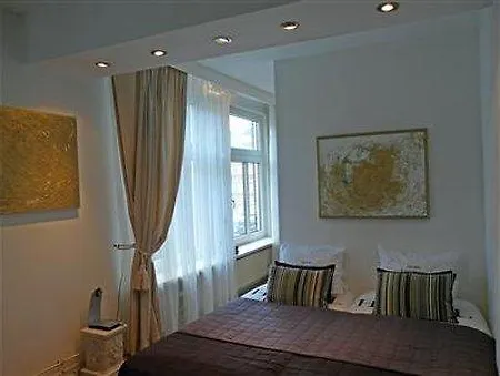 La Vie En Rose Centre