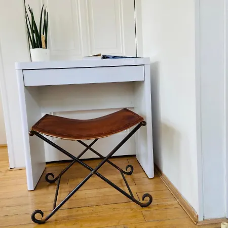 La Vie En Rose Centre